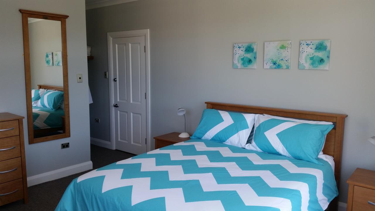 Deluxe Queen Room 2