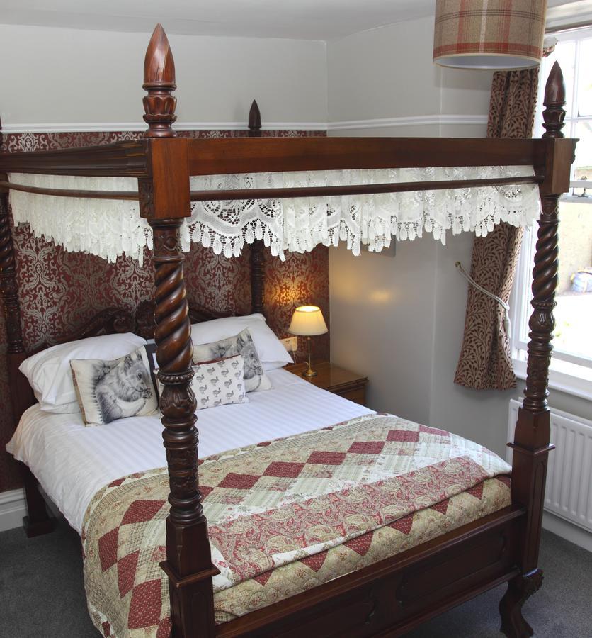 Double Room Four Poster Bed