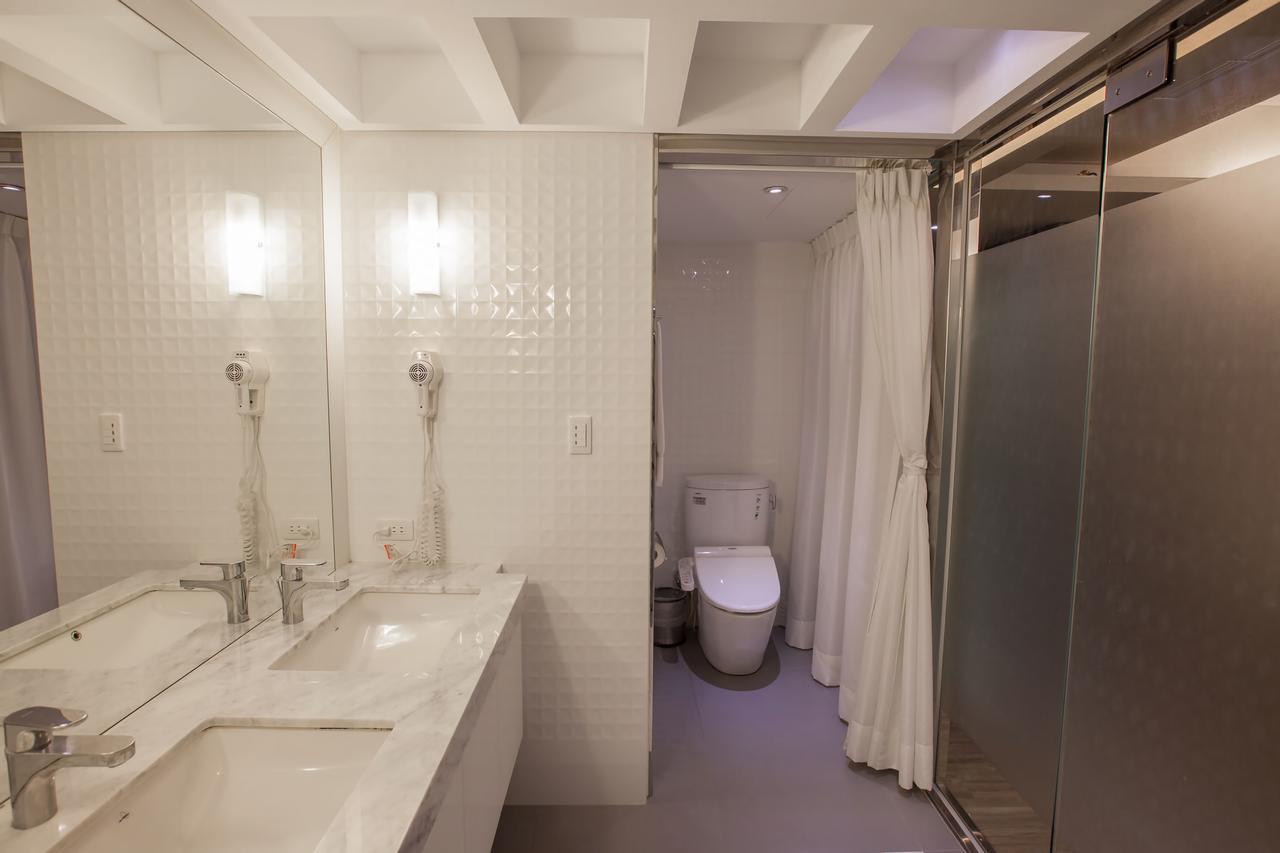 Standard Twin Room No