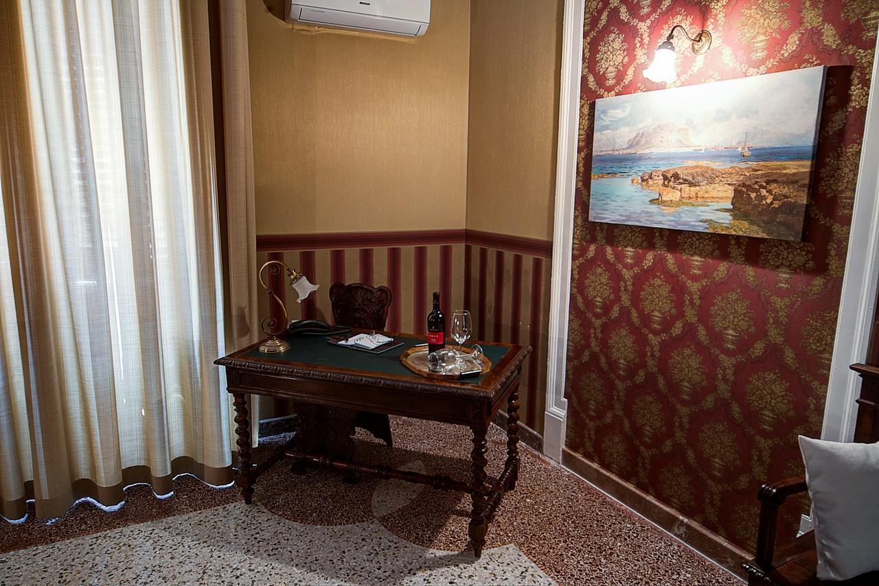 Double Room,660712554:JPEG