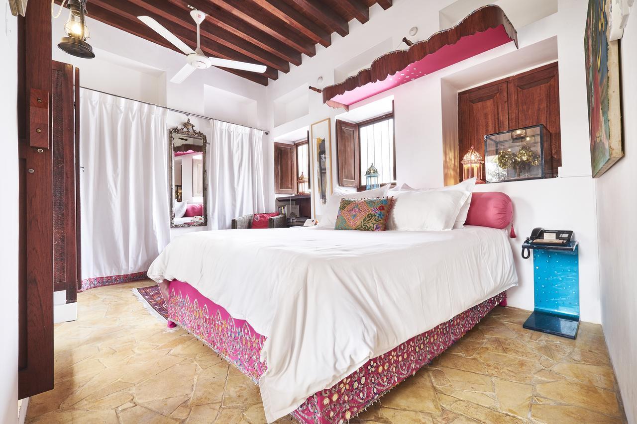 Standard Double Room - Non-Smoking,664100307:JPEG