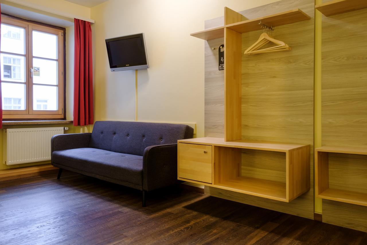 Double Room with Private Bathroom,664955316:JPEG