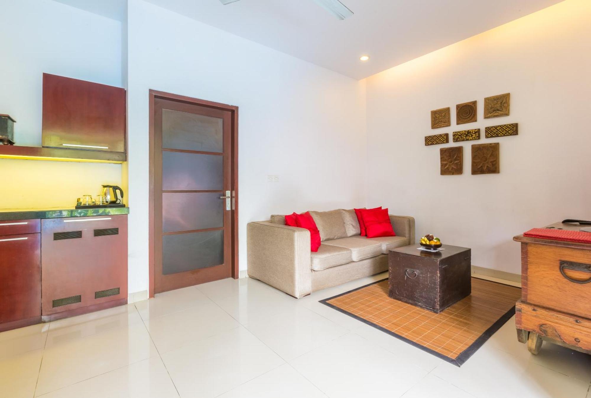 Junior Suite Pool Access