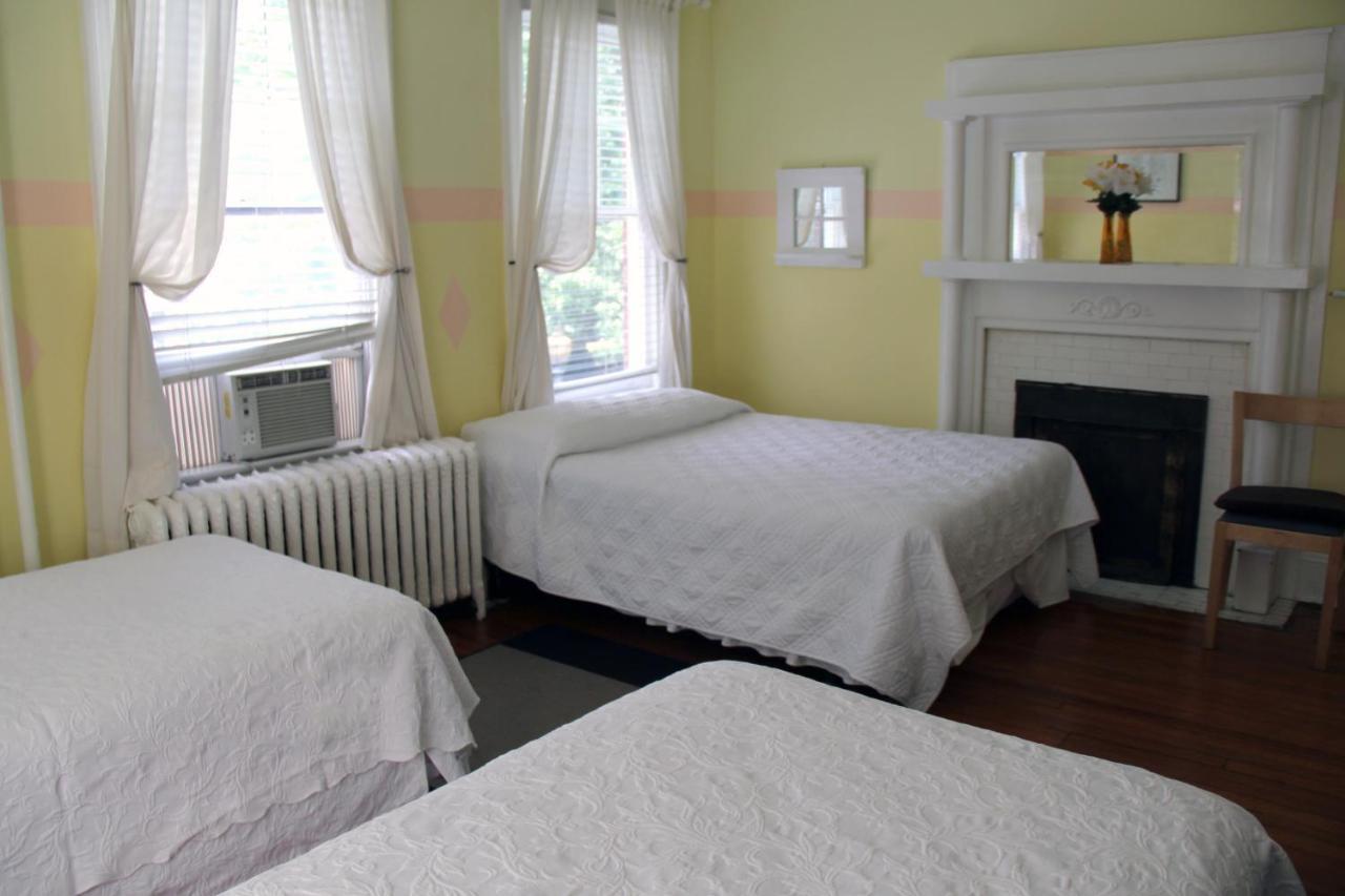 Standard Triple Room Shared Bath