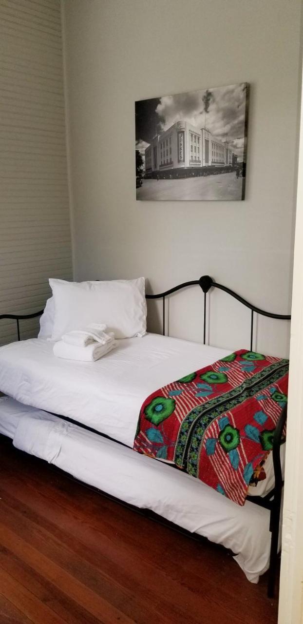 Queen Suite Two Single Beds Ground Floor