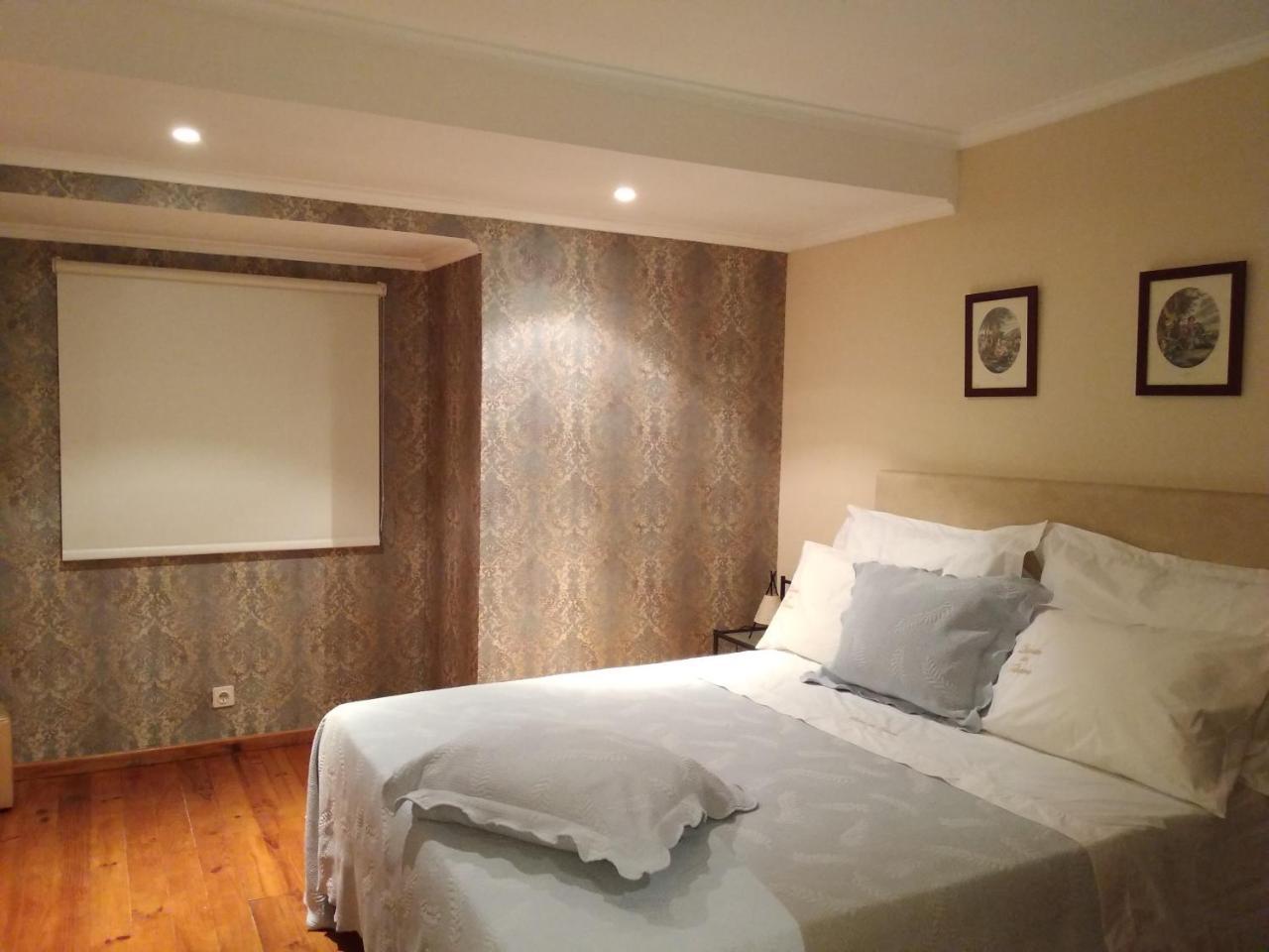 Quarto Duplo com Vista Piscina