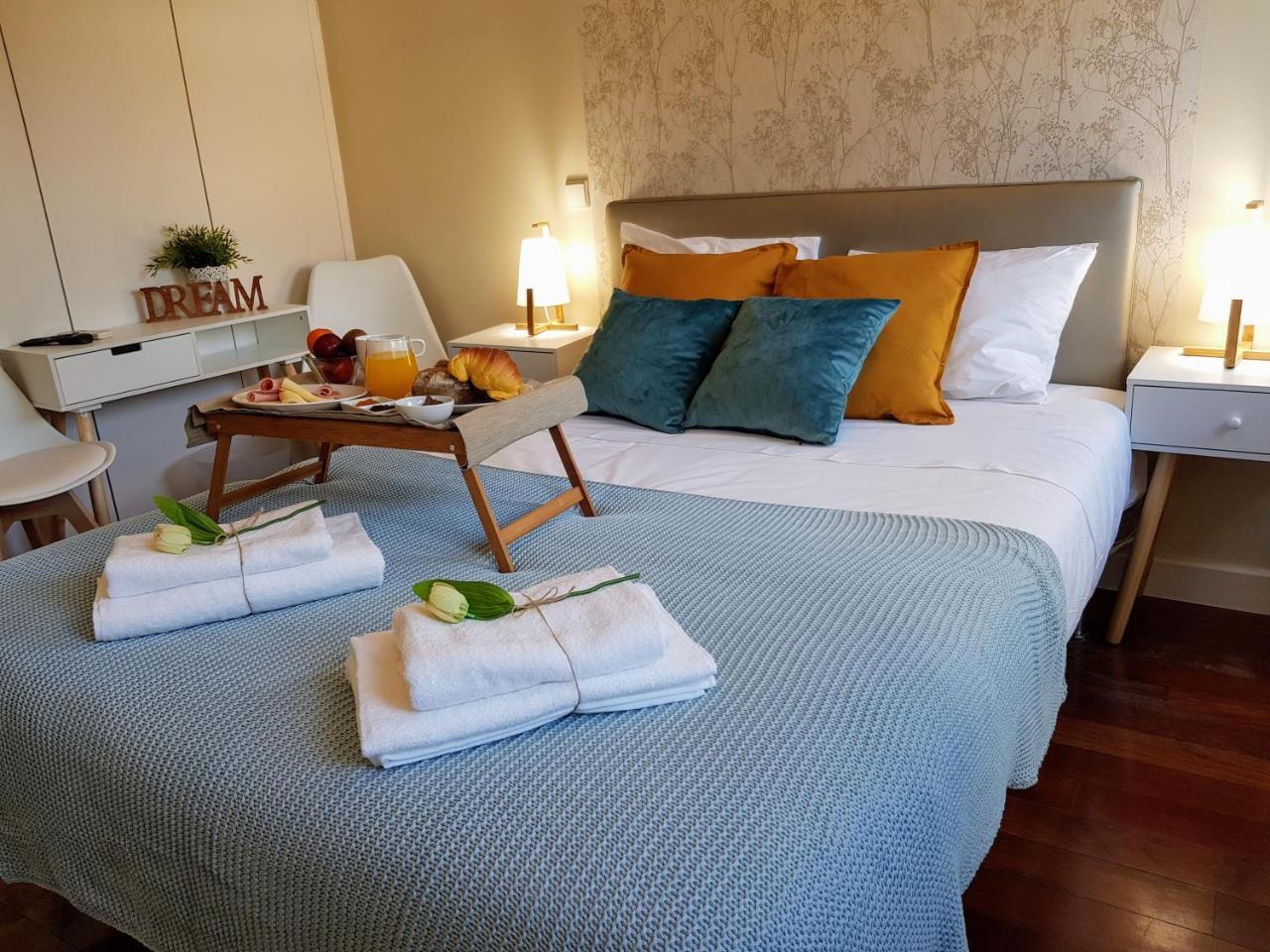 Quarto Duplo com Casa de Banho Partilhada