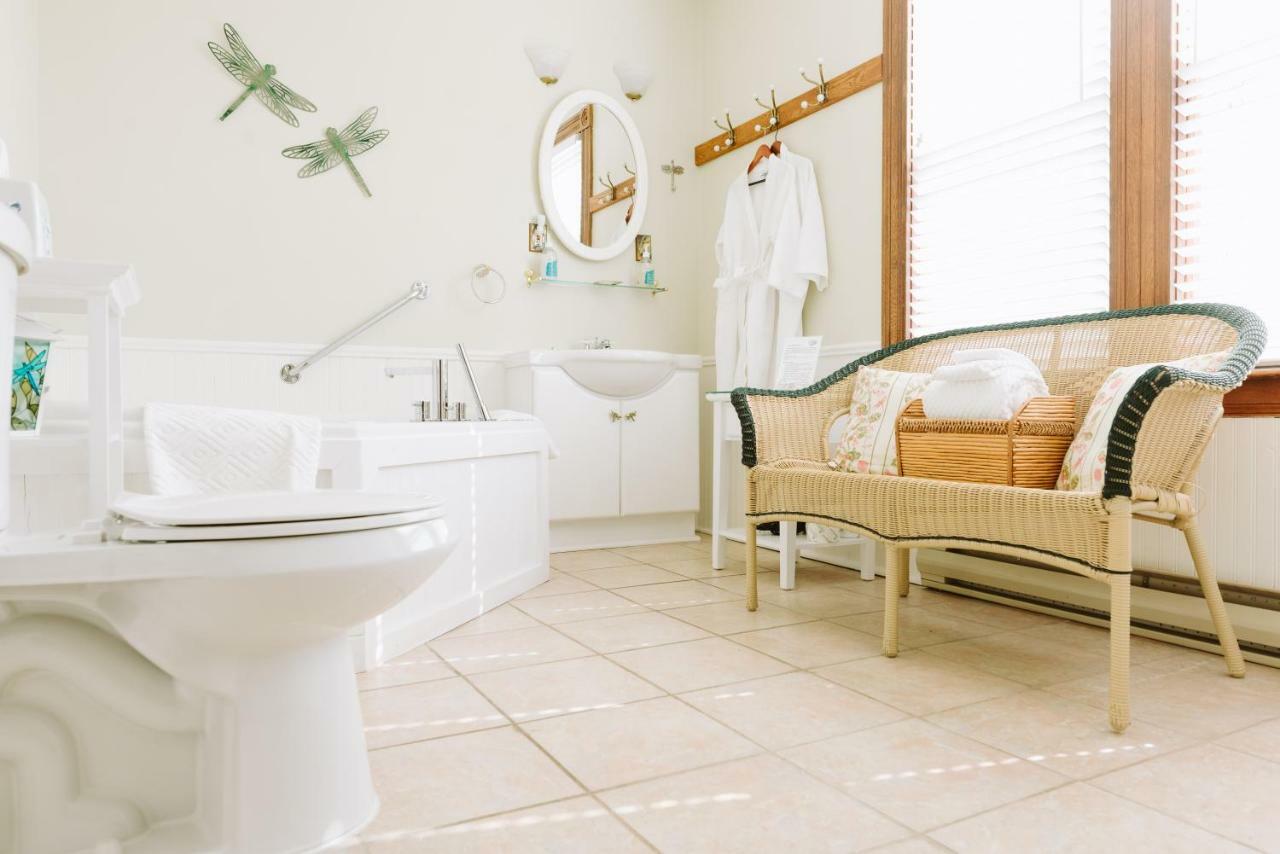 King Room Spa Bath
