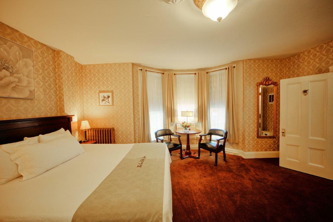 King Room with Private Bathroom