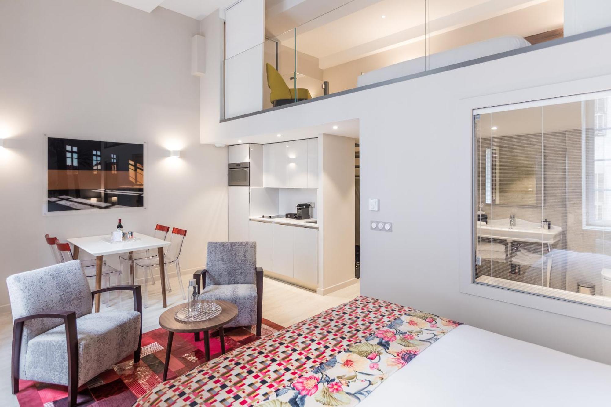 Deluxe Suite with Mezzanine