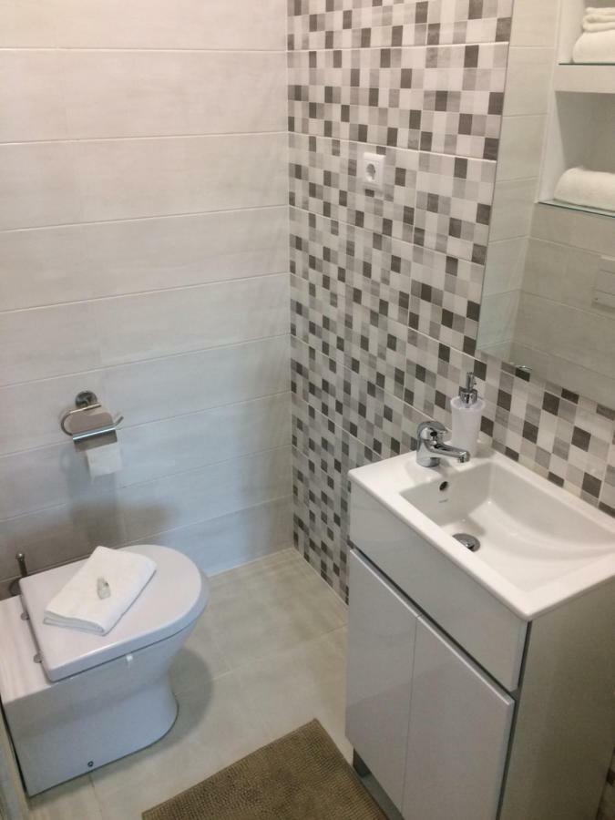 Quarto Duplo com Casa de Banho Privativa