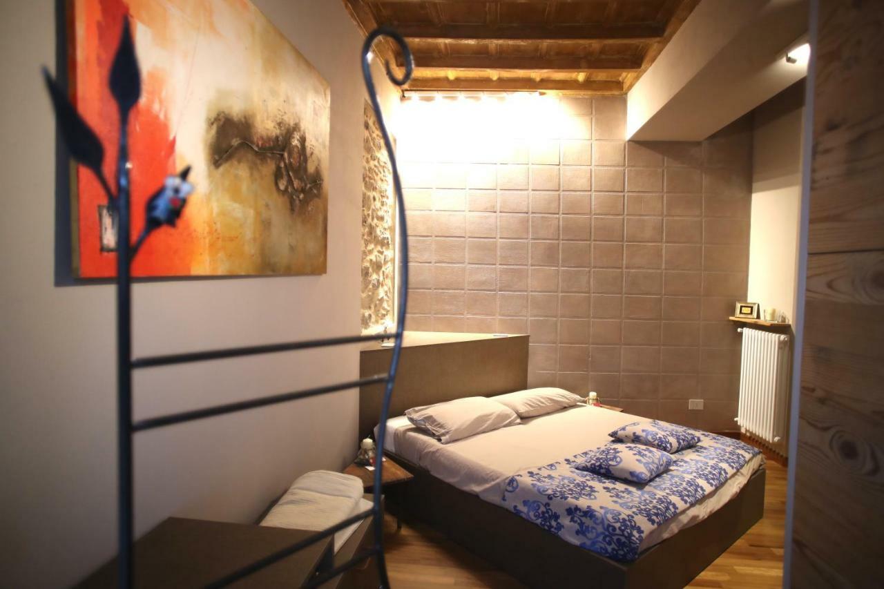 Deluxe Double Room Shower