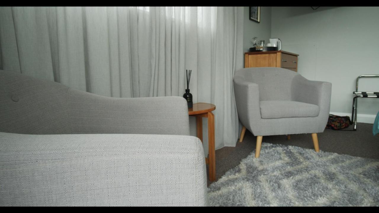 Deluxe Queen Room 2