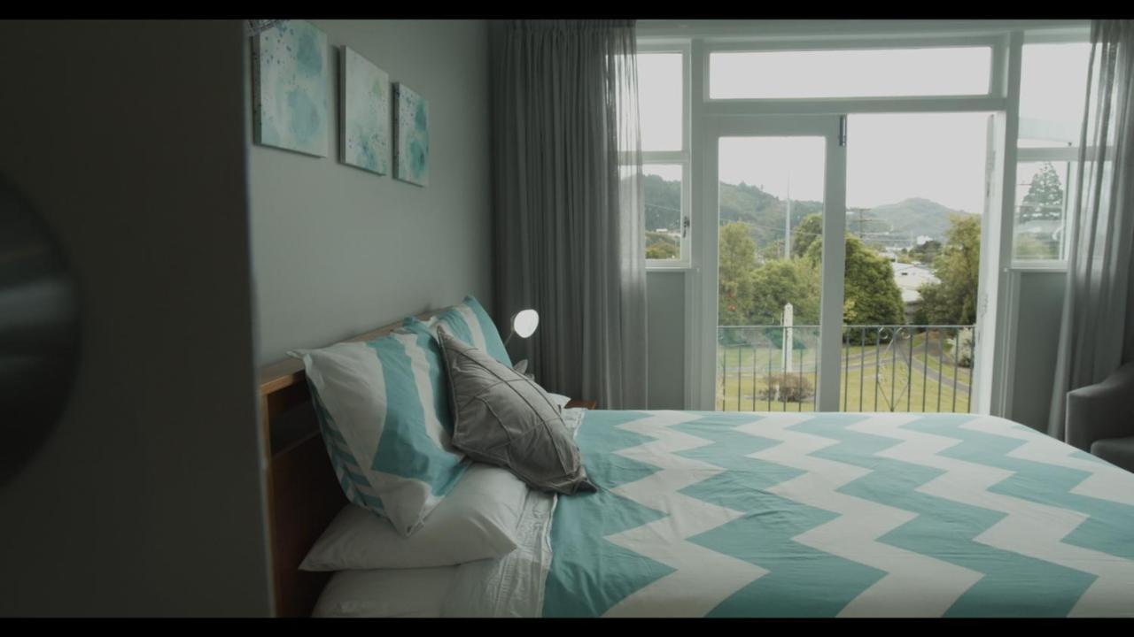 Deluxe Queen Room 2