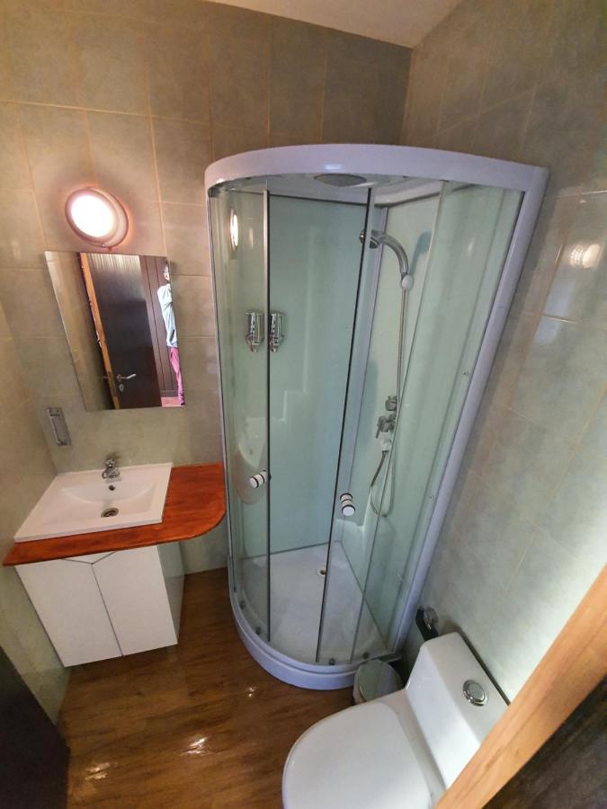 Quarto Económico com Beliche e Casa de Banho Partilhada