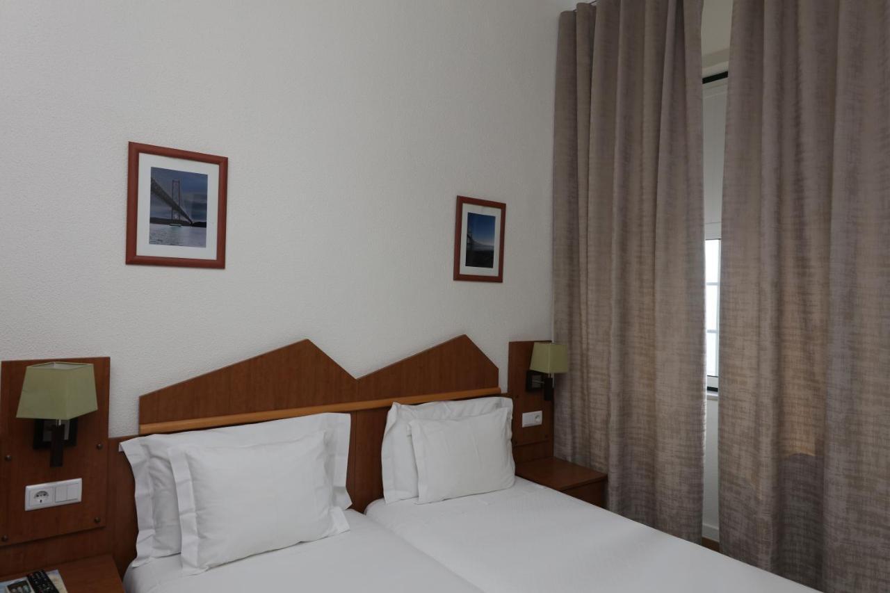 Double or Twin Room with Private Bathroom,996139876:JPEG