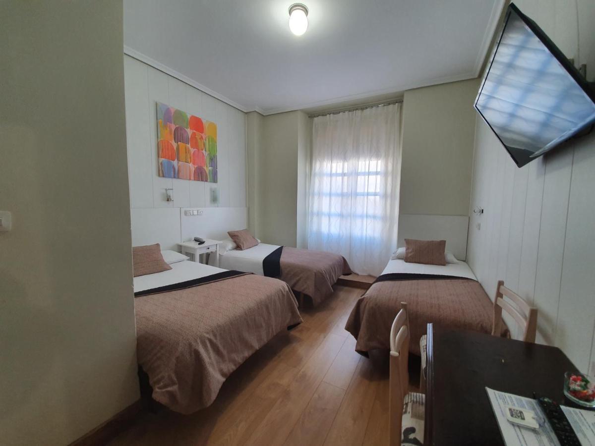 Habitación Triple con vistas a la Puerta del Sol