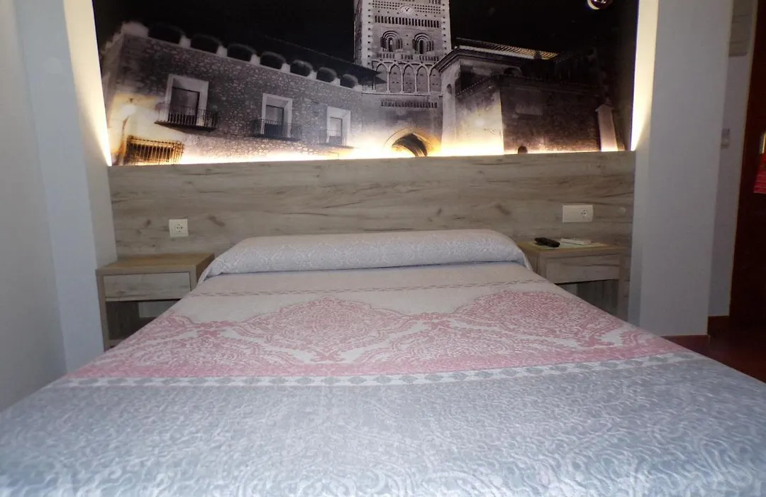 Hostal Serruchi-1