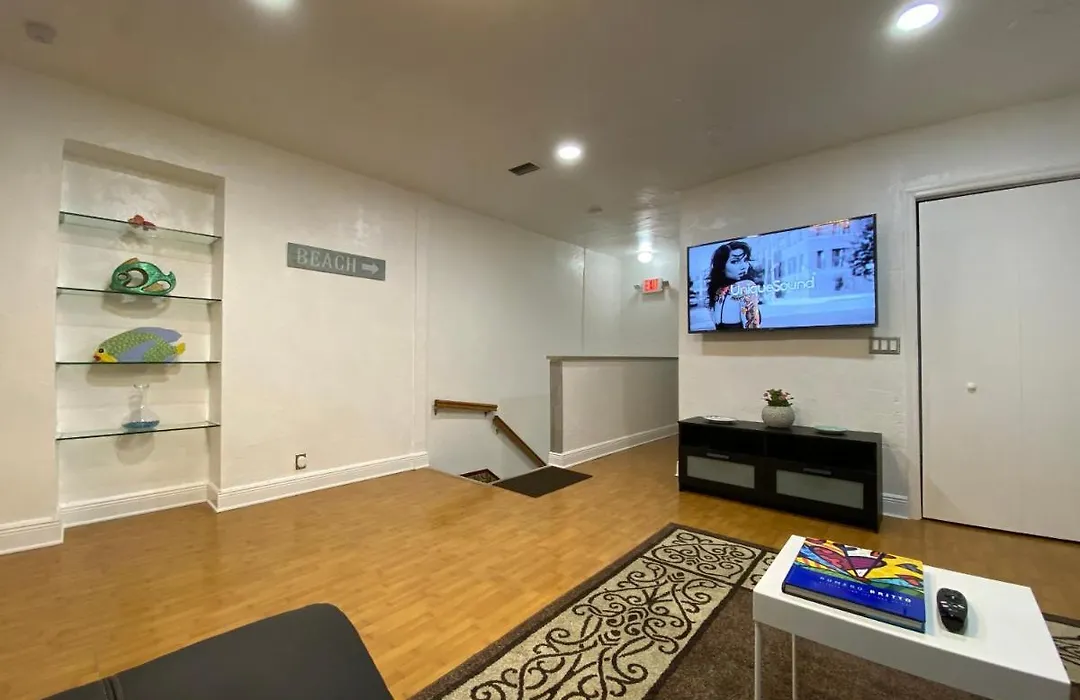Miami Beach Rooms B&B-1