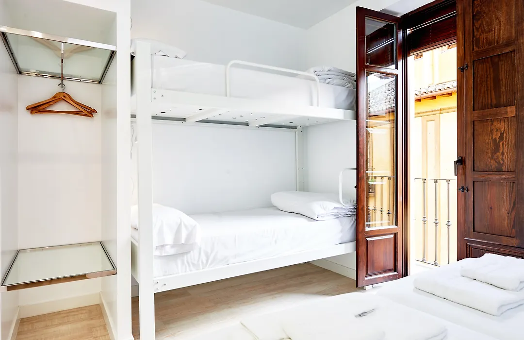 Amc Granada Hostal-1