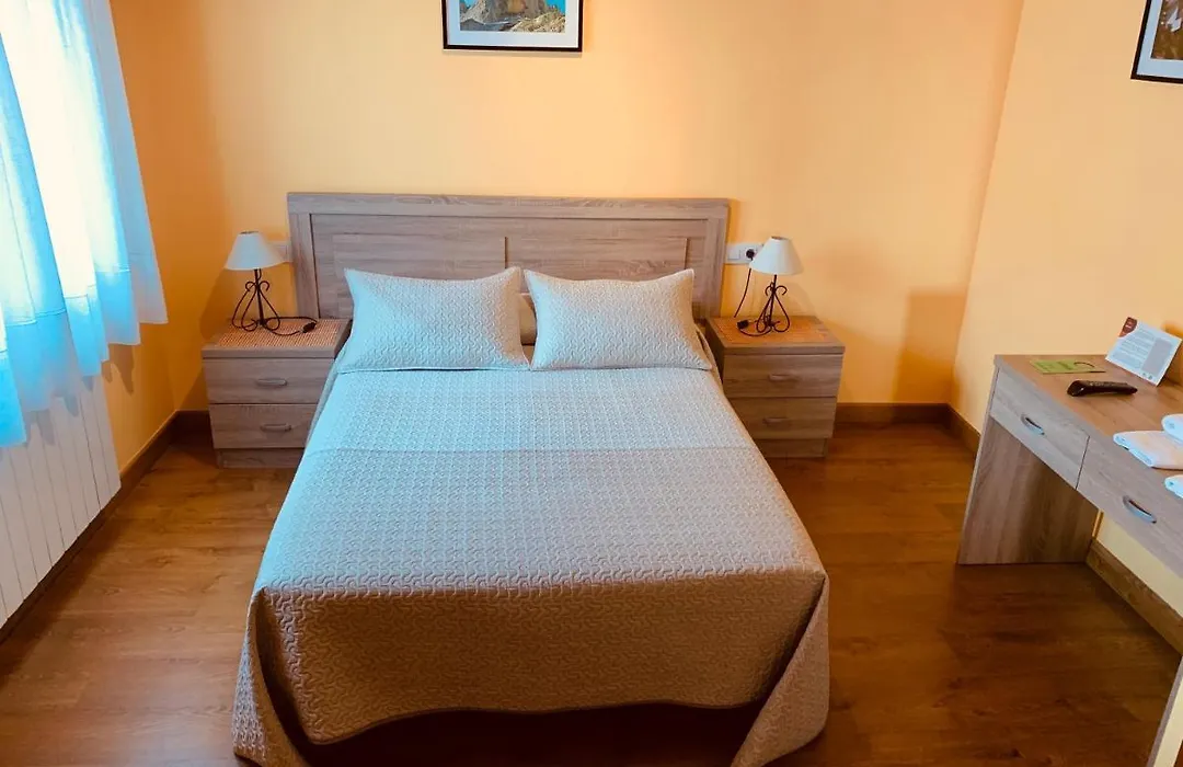 Hostal La Serna-1