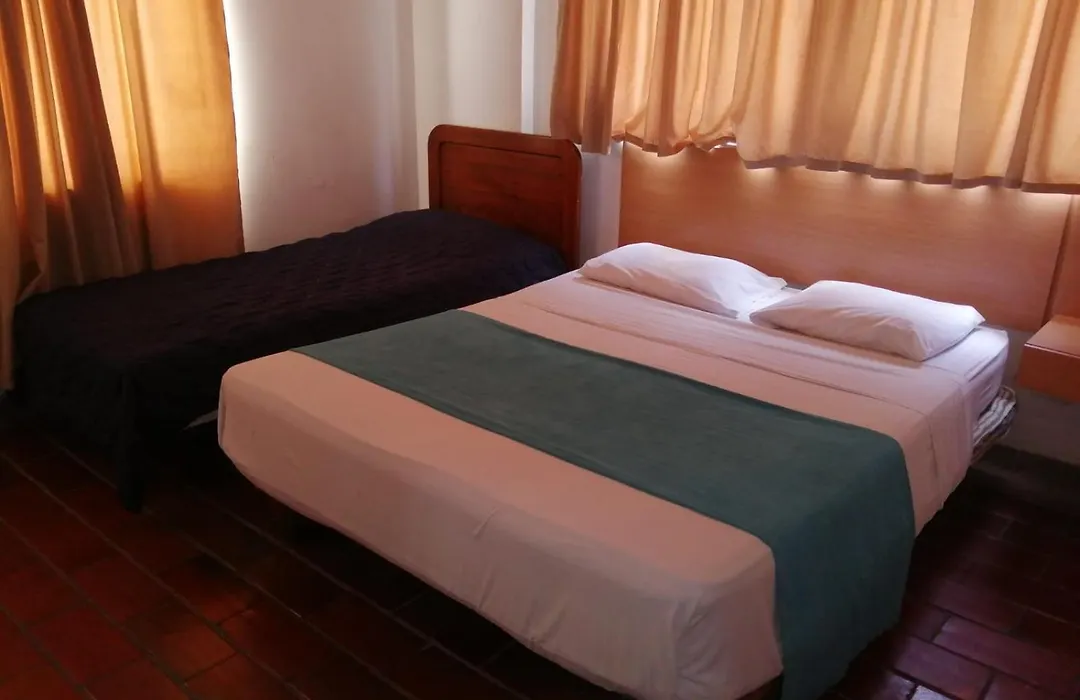 Hotel Del Oeste-1