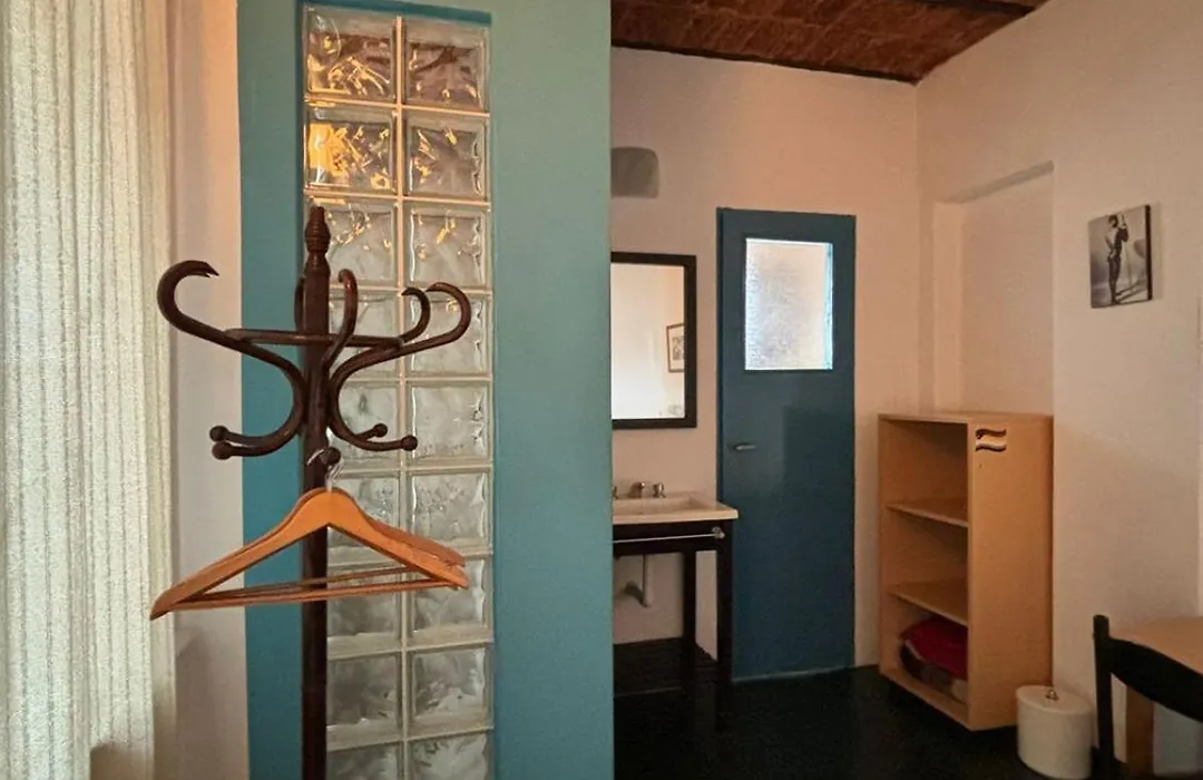 Lgy Bed & Breakfast Only Men-Solo Hombres-1