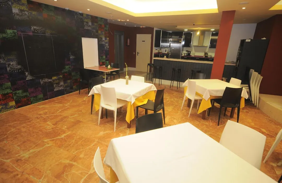 Albergue Revolutum Hostel-1