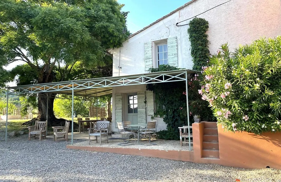 Le Domaine Saint Jean-1