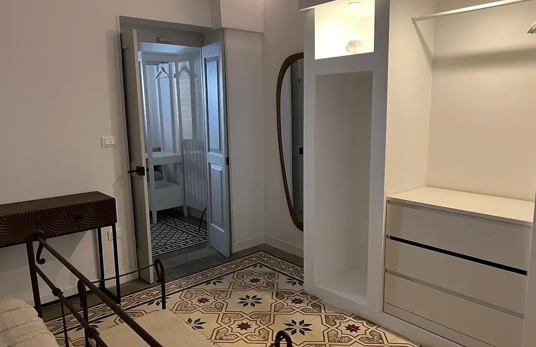 Notos B&B-1