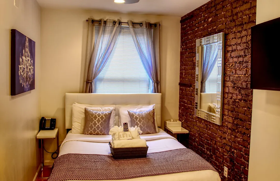 Chelsea Inn (Adults Only)-1