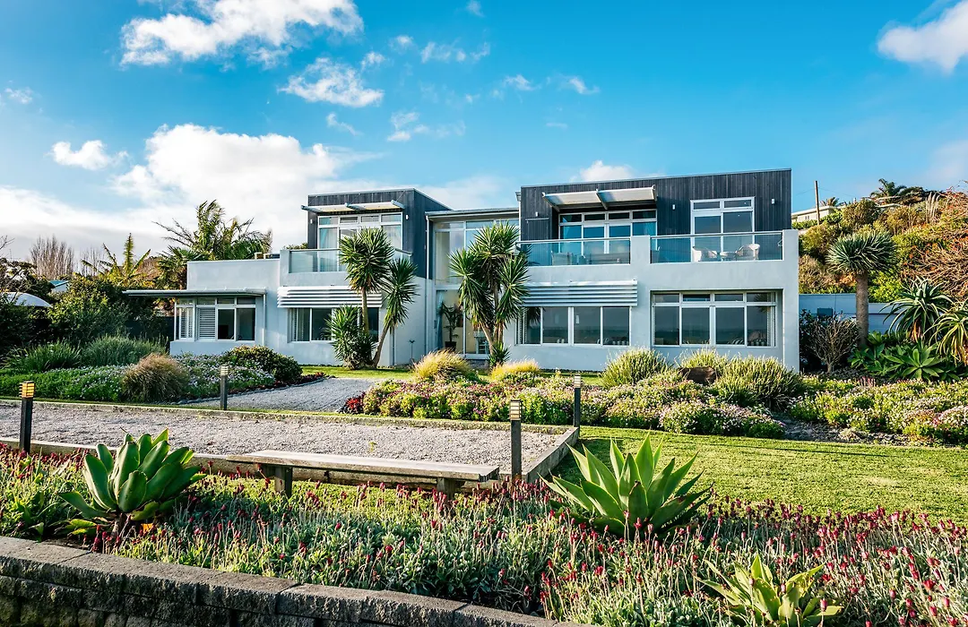 Waiheke Waterfront Lodge-1