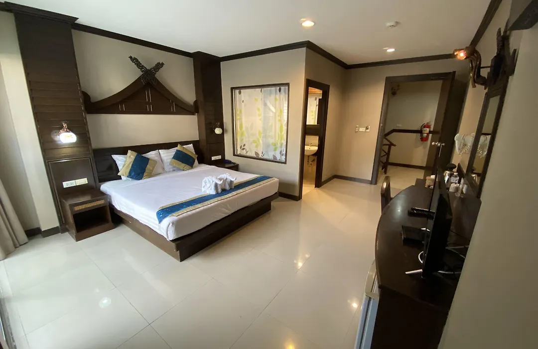 Lemongrass Hotel Patong-1
