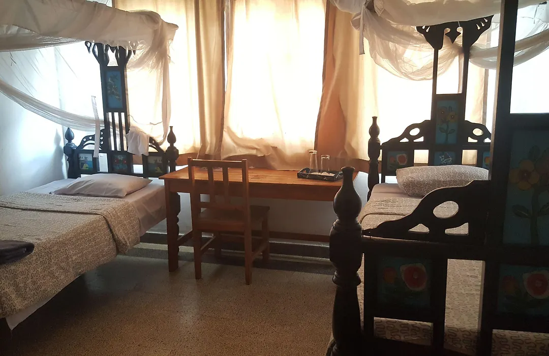 Q2 Bar & Guesthouse-1