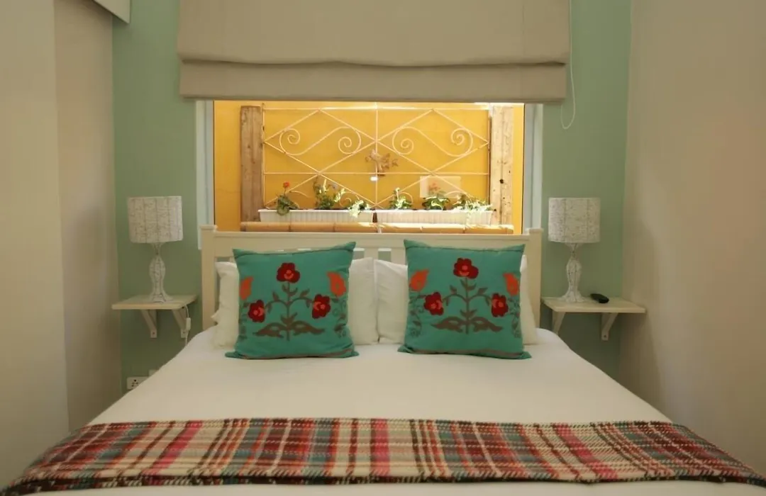 Dolphin Inn Guesthouse-1