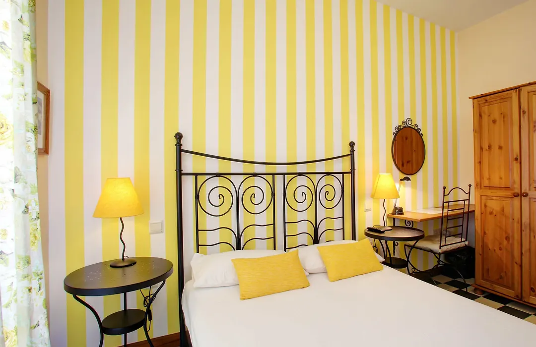 Málaga Lodge Guesthouse-1