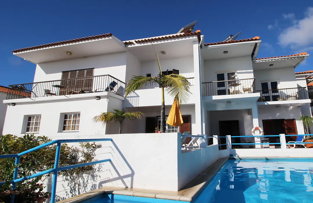Guesthouse Vila Lusitania-1