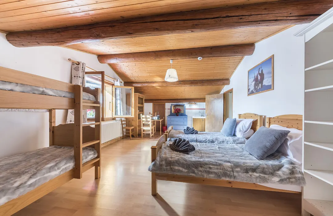 Chalet Bluebell-1
