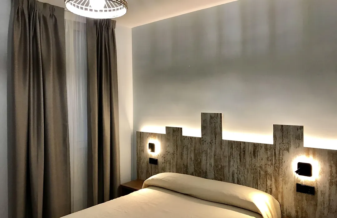 Hostal Anton Martin-1
