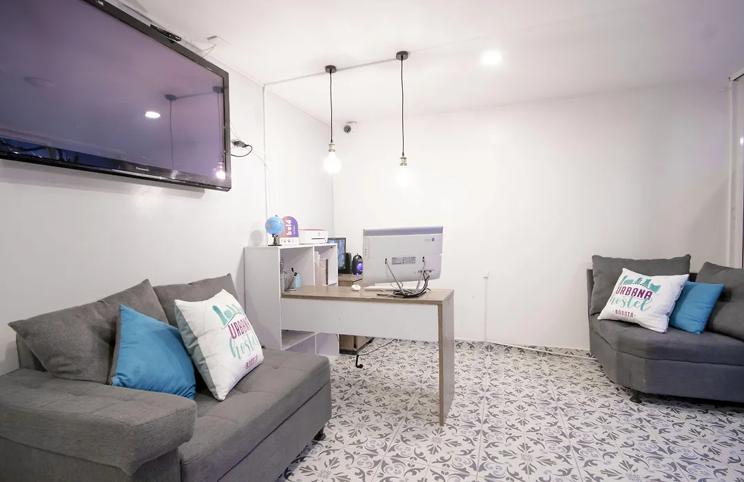 Urbana Hostel-1