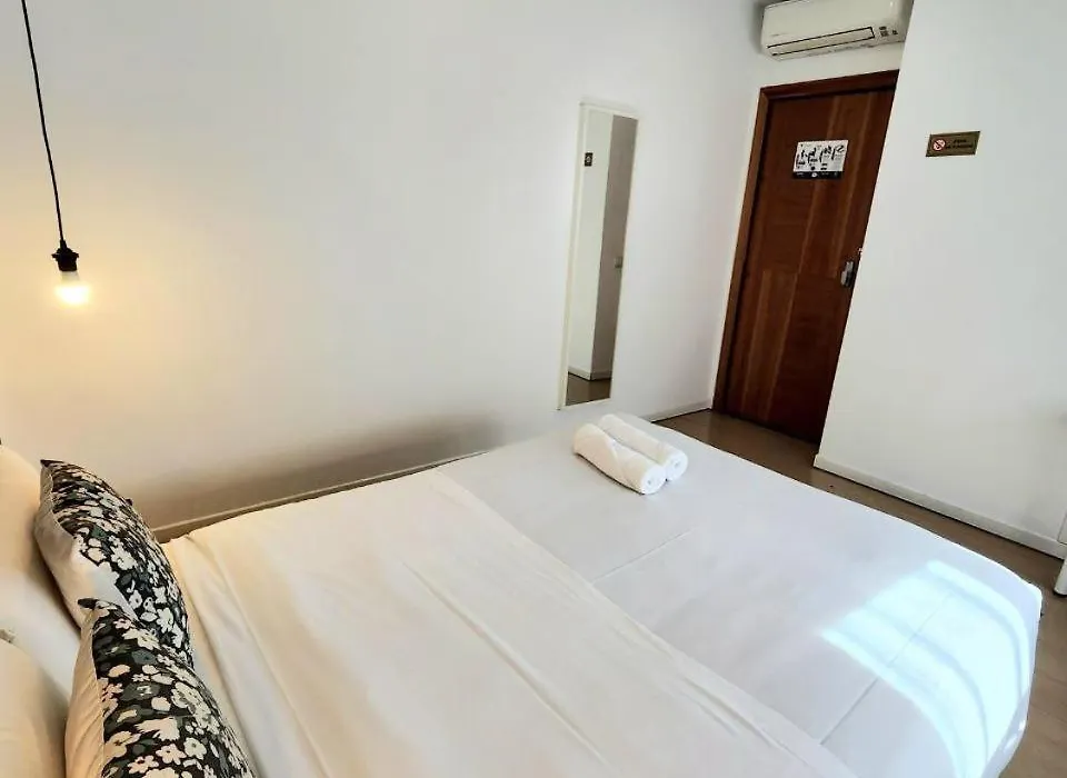 Ayz Javier Cabrini - Auto Check-In Property-1