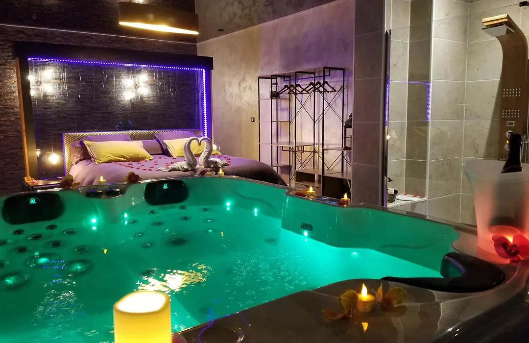 Suite Calypso Jacuzzi Privatif-1