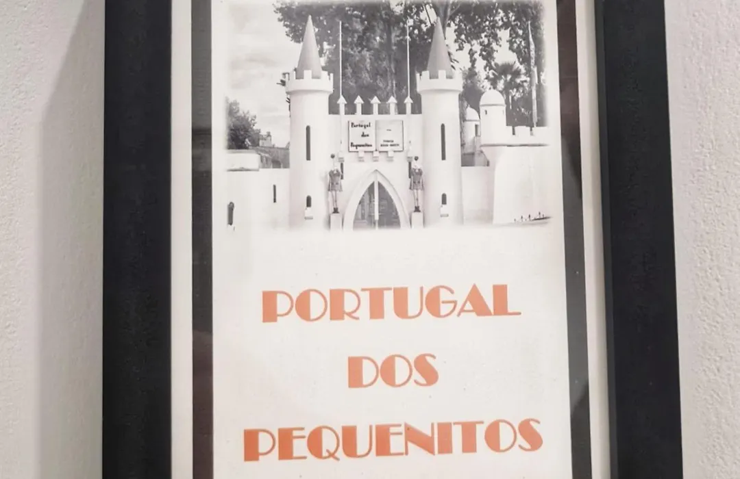 Coimbra City Charm-1