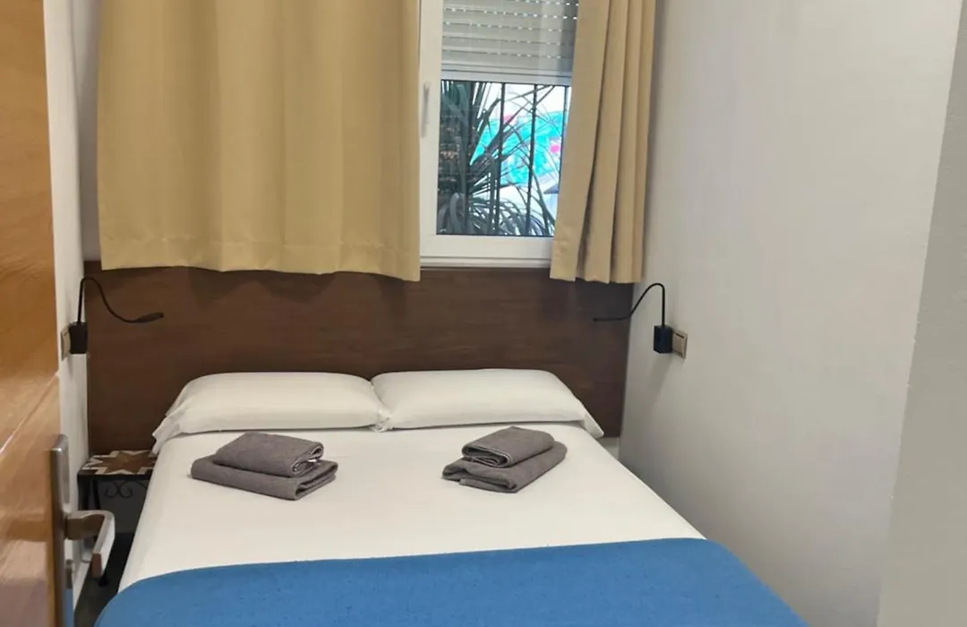 Hostal&Apartamentos La Mar-1