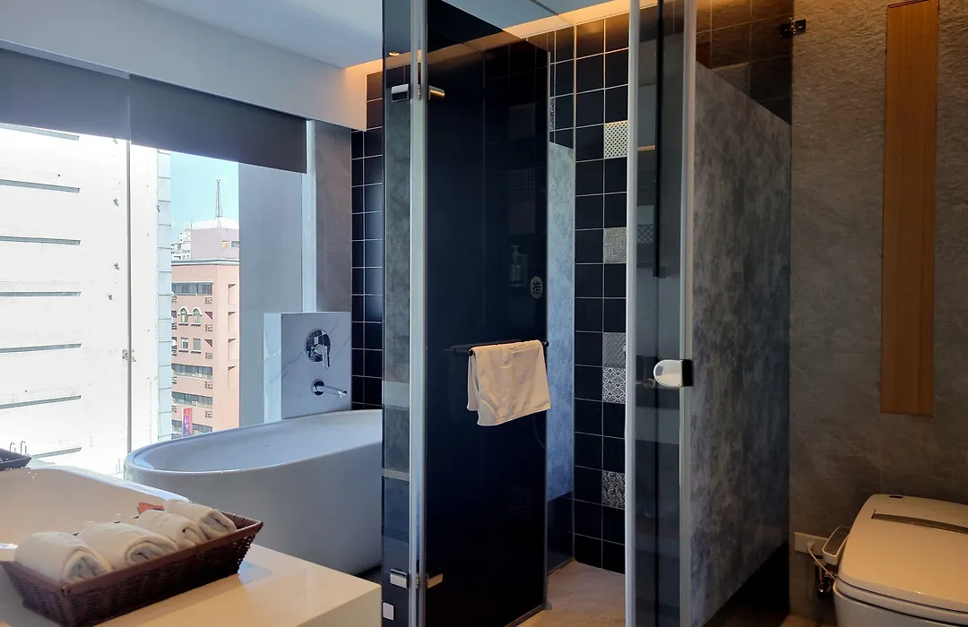Check Inn Taichung Zhongshan-1