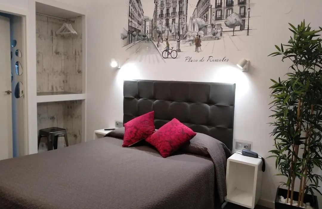 Hostal Lauria-1