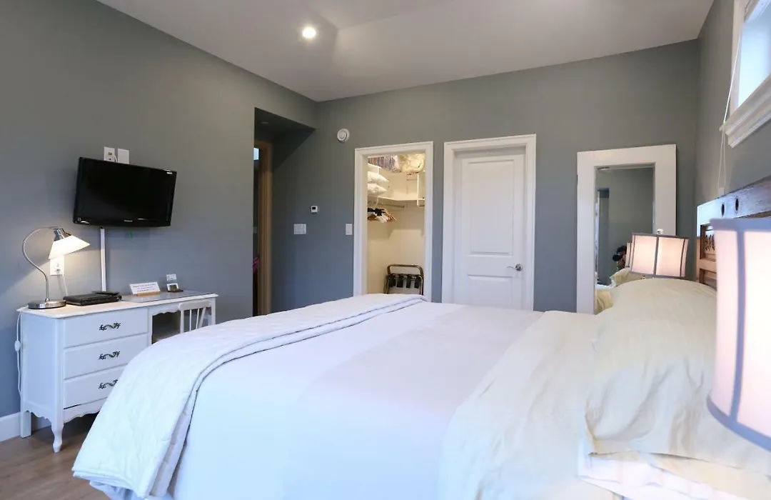 Vancouver Traveller B&B-1