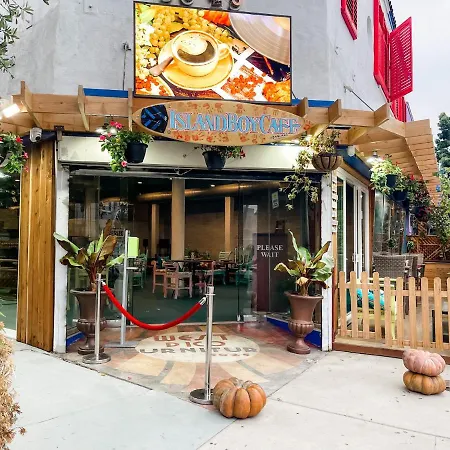 Island Girl Spa + Bed And Breakfast-3