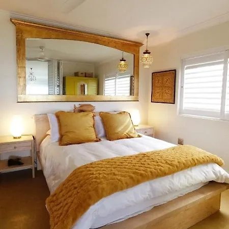 Dolphin Inn Guesthouse-2