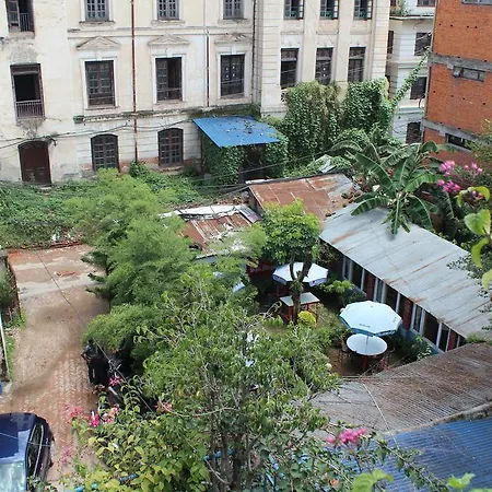 Red Planet Guest House-2